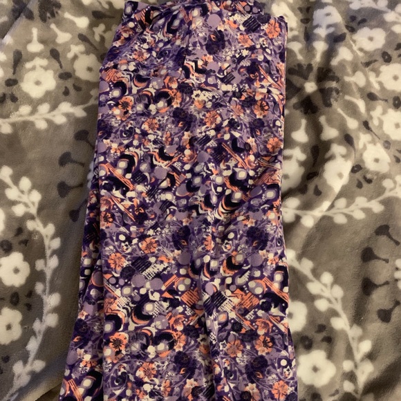 Lularoe os leggings - Picture 2 of 3